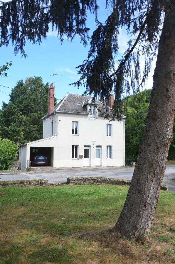 Studio "Au Bord De L'Eau" 2 Chambon-sur-Voueize Exterior photo